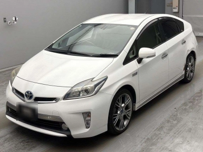 TOYOTA PRIUS PHV