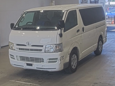 TOYOTA HIACE