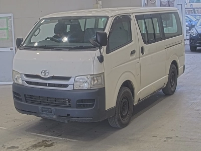 TOYOTA REGIUS ACE
