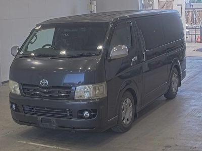 TOYOTA HIACE