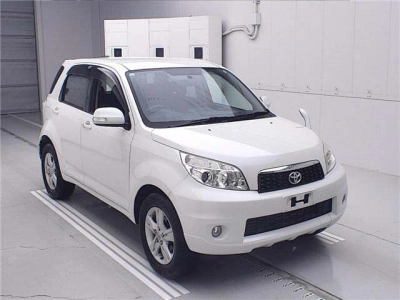 TOYOTA RUSH
