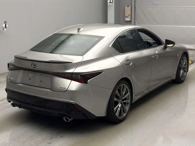 LEXUS IS
