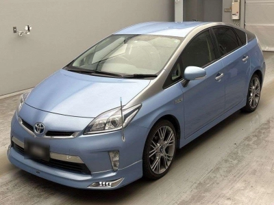 TOYOTA PRIUS PHV