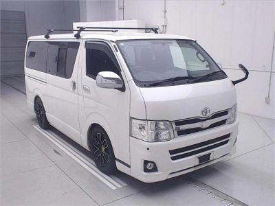 TOYOTA REGIUS ACE