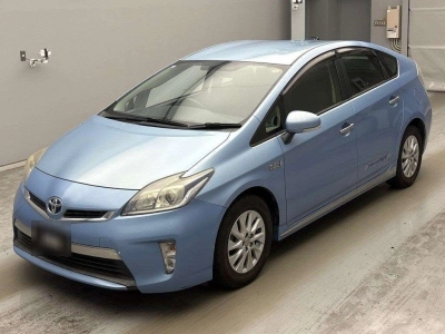 TOYOTA PRIUS PHV