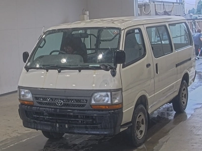 TOYOTA HIACE