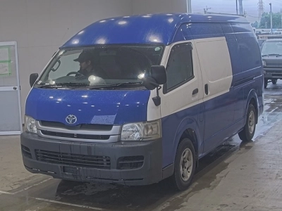 TOYOTA REGIUS VAN