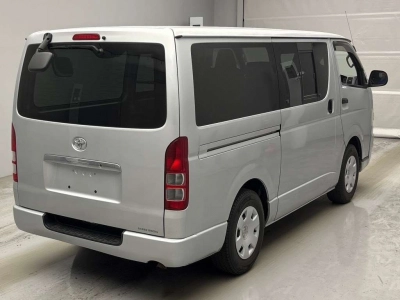 TOYOTA REGIUS VAN