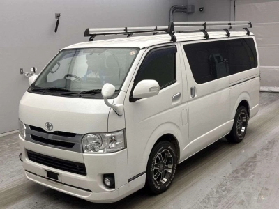 TOYOTA HIACE VAN