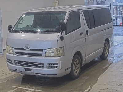 TOYOTA REGIUS VAN