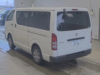 TOYOTA HIACE