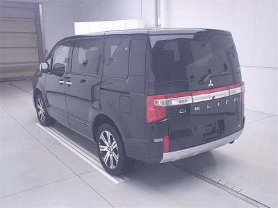 MITSUBISHI DELICA D:5