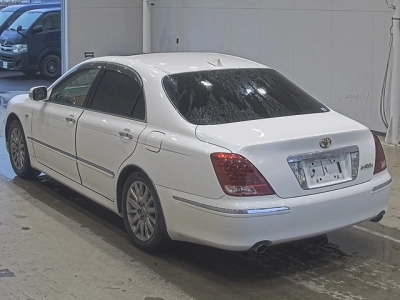 TOYOTA CROWN MAJESTA