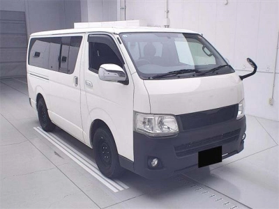 TOYOTA REGIUS ACE