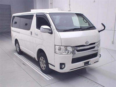 TOYOTA REGIUS ACE