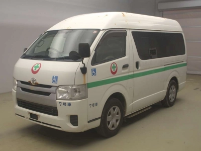 TOYOTA HIACE VAN
