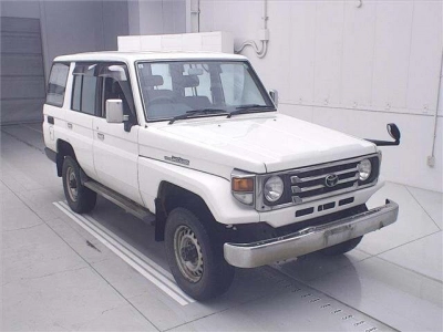 TOYOTA LAND CRUISER 70