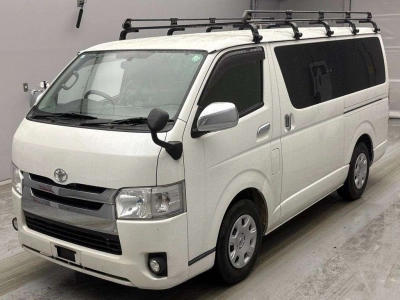 TOYOTA REGIUS VAN