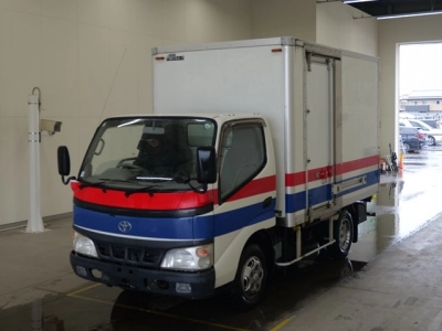 TOYOTA DYNA