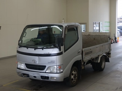 TOYOTA DYNA