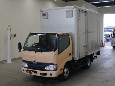 TOYOTA DYNA