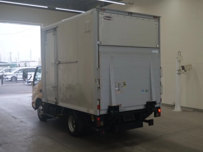 TOYOTA DYNA