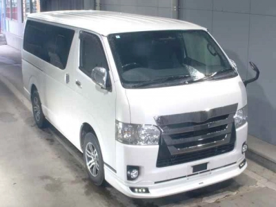 TOYOTA HIACE VAN