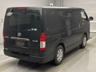 TOYOTA HIACE VAN