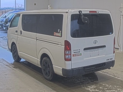 TOYOTA HIACE