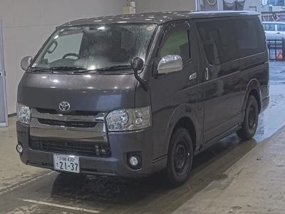TOYOTA REGIUS VAN