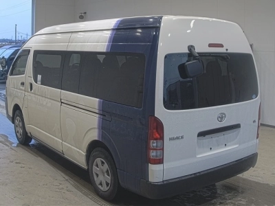 TOYOTA HIACE