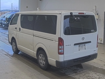 TOYOTA HIACE