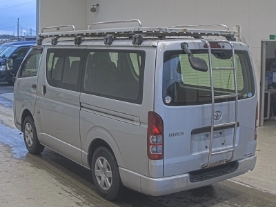 TOYOTA HIACE