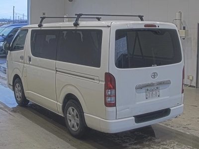 TOYOTA HIACE