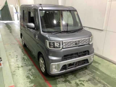 TOYOTA PIXIS MEGA