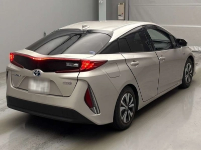 TOYOTA PRIUS PHV