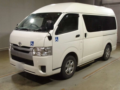 TOYOTA REGIUS VAN