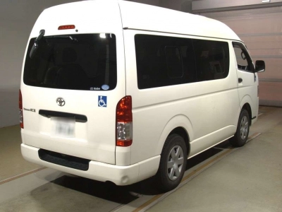 TOYOTA REGIUS VAN