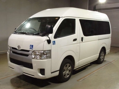 TOYOTA REGIUS VAN