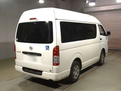 TOYOTA REGIUS VAN