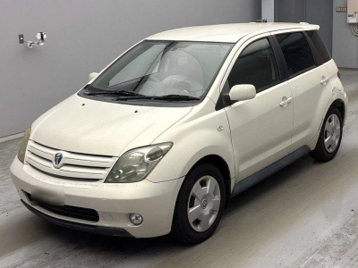 TOYOTA IST
