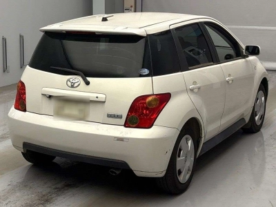 TOYOTA IST