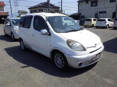 TOYOTA FUN CARGO