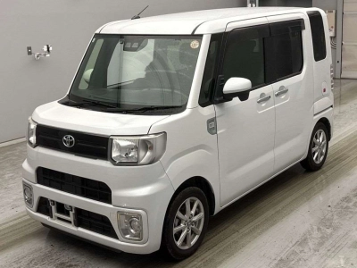 TOYOTA PIXIS MEGA