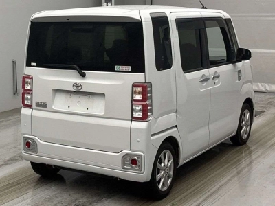 TOYOTA PIXIS MEGA