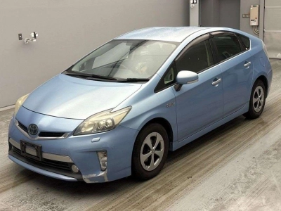 TOYOTA PRIUS PHV