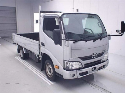 TOYOTA DYNA