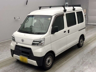 TOYOTA PIXIS VAN