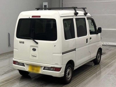 TOYOTA PIXIS VAN