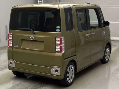 TOYOTA PIXIS MEGA